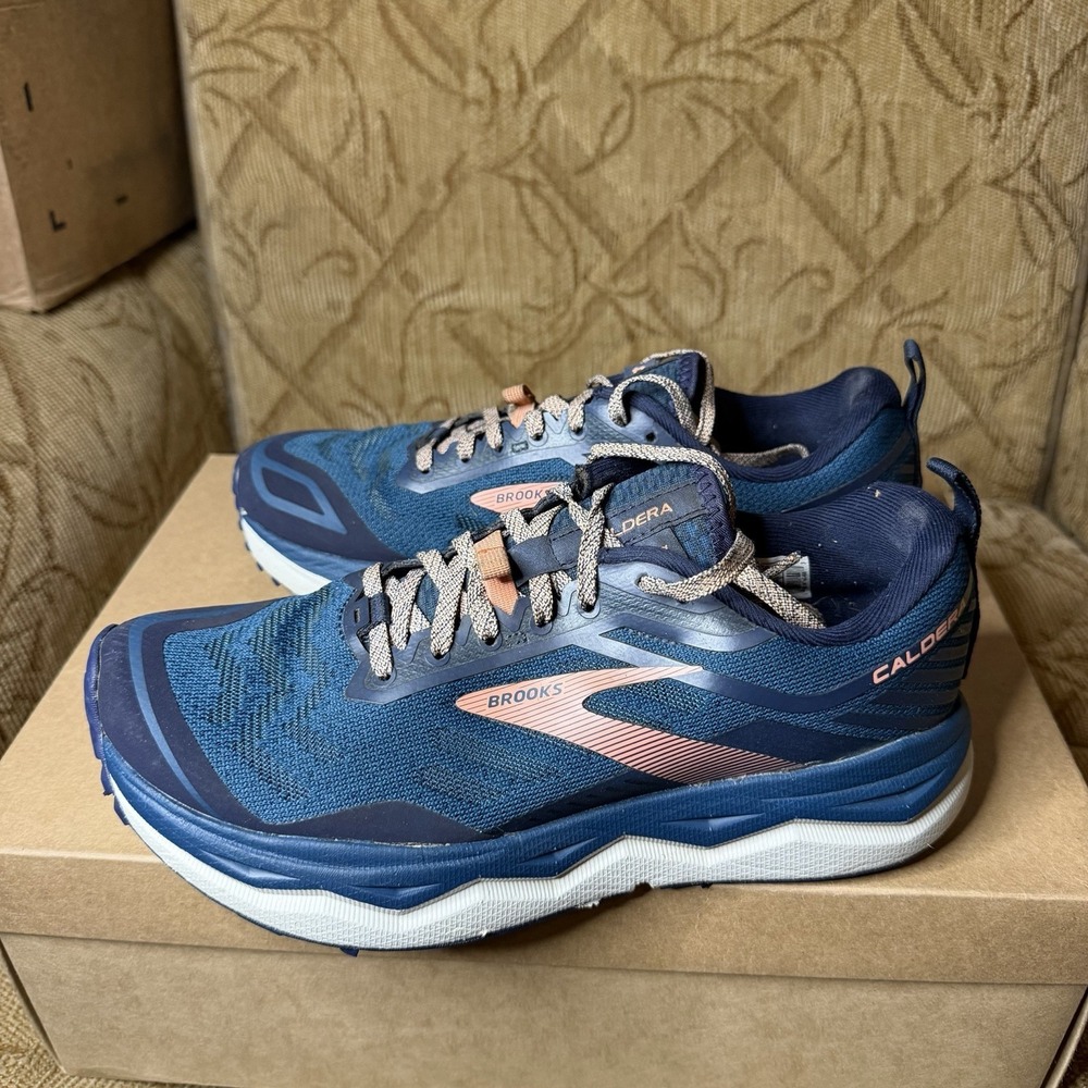 Brooks Caldera 4 Women's Size 8 B (Medium) Running Shoes Multicolor